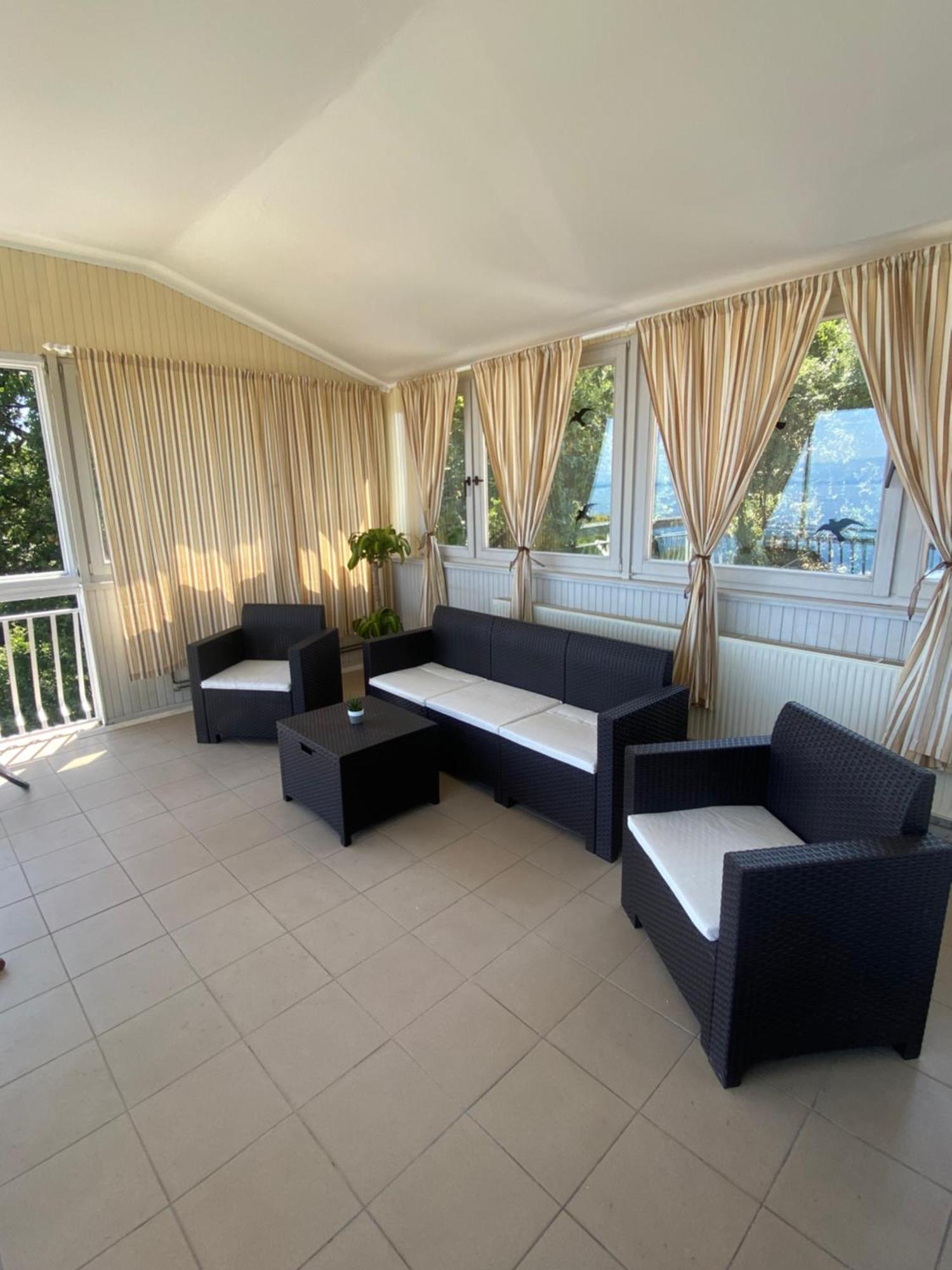 Villa Salyna Icici Exterior photo